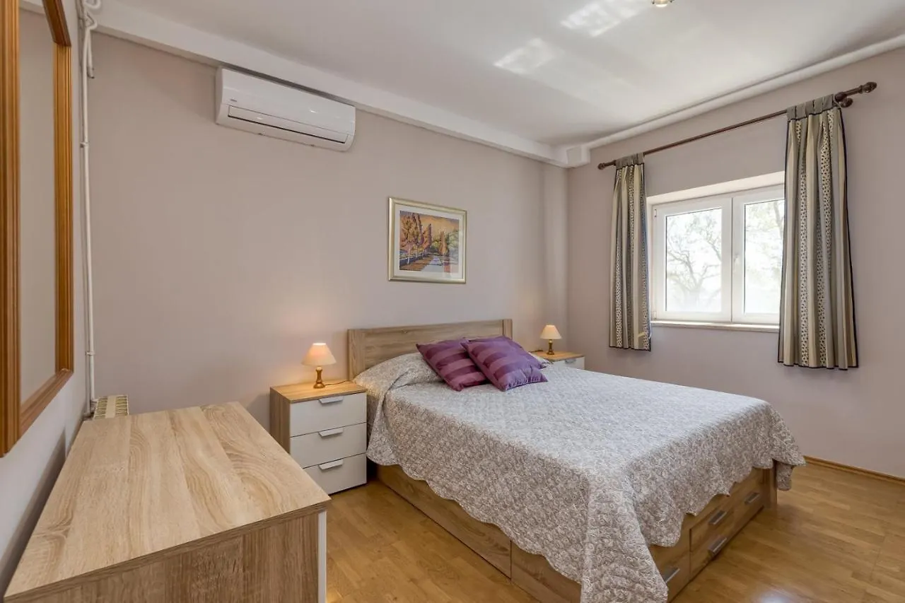Rinaldis Hotel Kastelir 0*,  Croatia