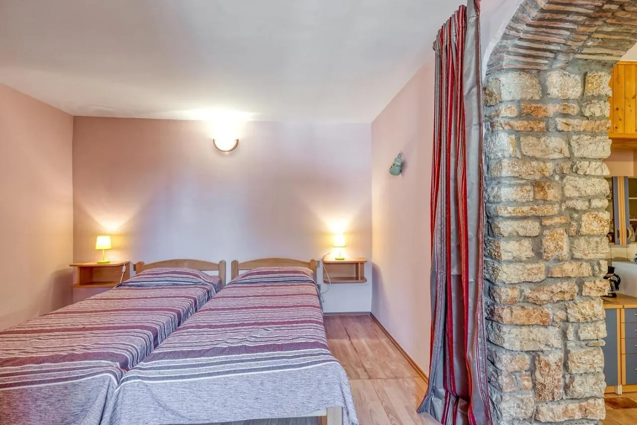 Rinaldis Hotel Kastelir Guest house
